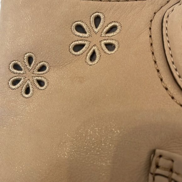 Poppy eyelet leather small chain tote 23842 - Picture 8 of 12